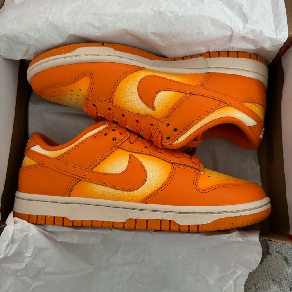 Nike SB dunks low size 6.5 women's
Magma orange 
Brand new